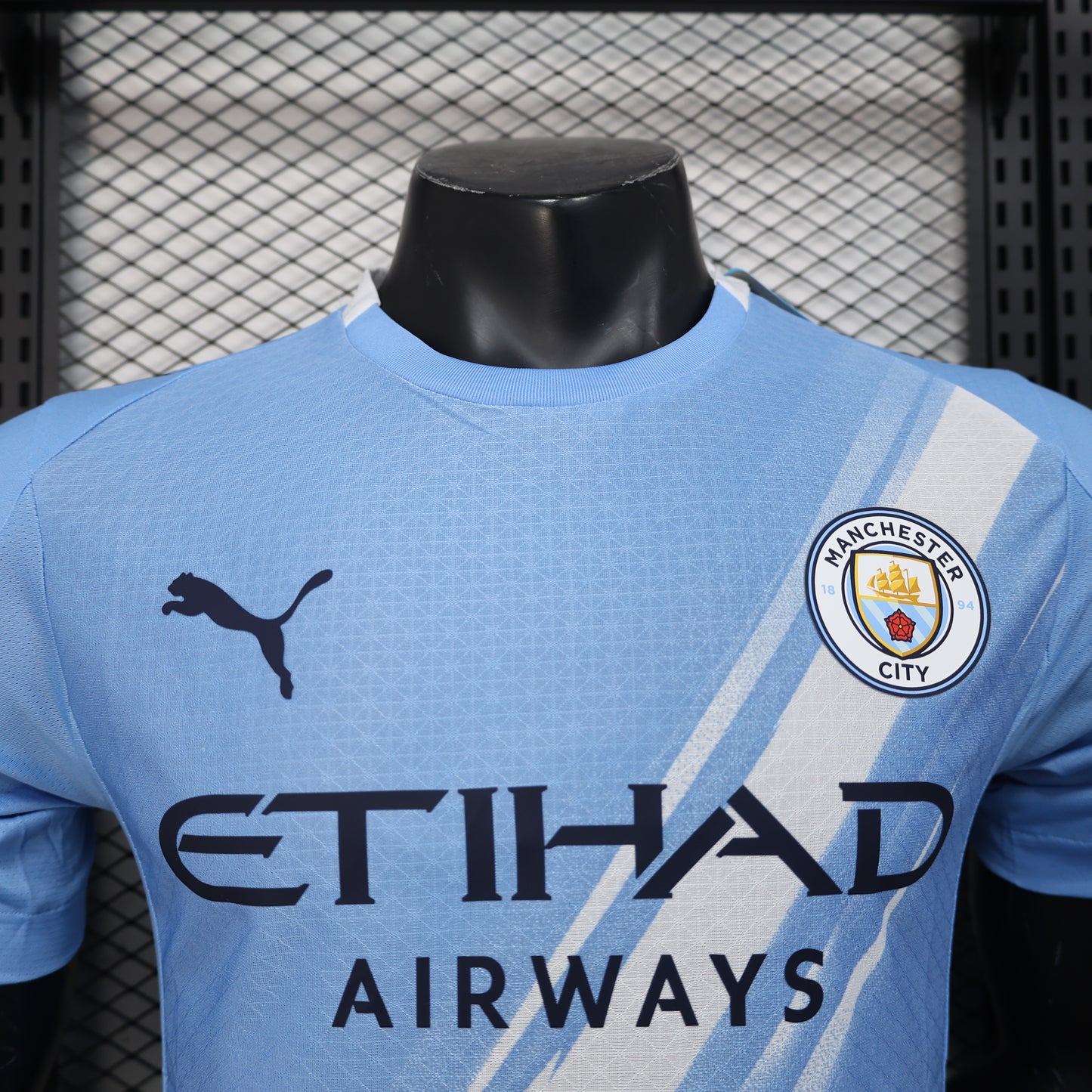 Manchester City 25-26 season home jersey