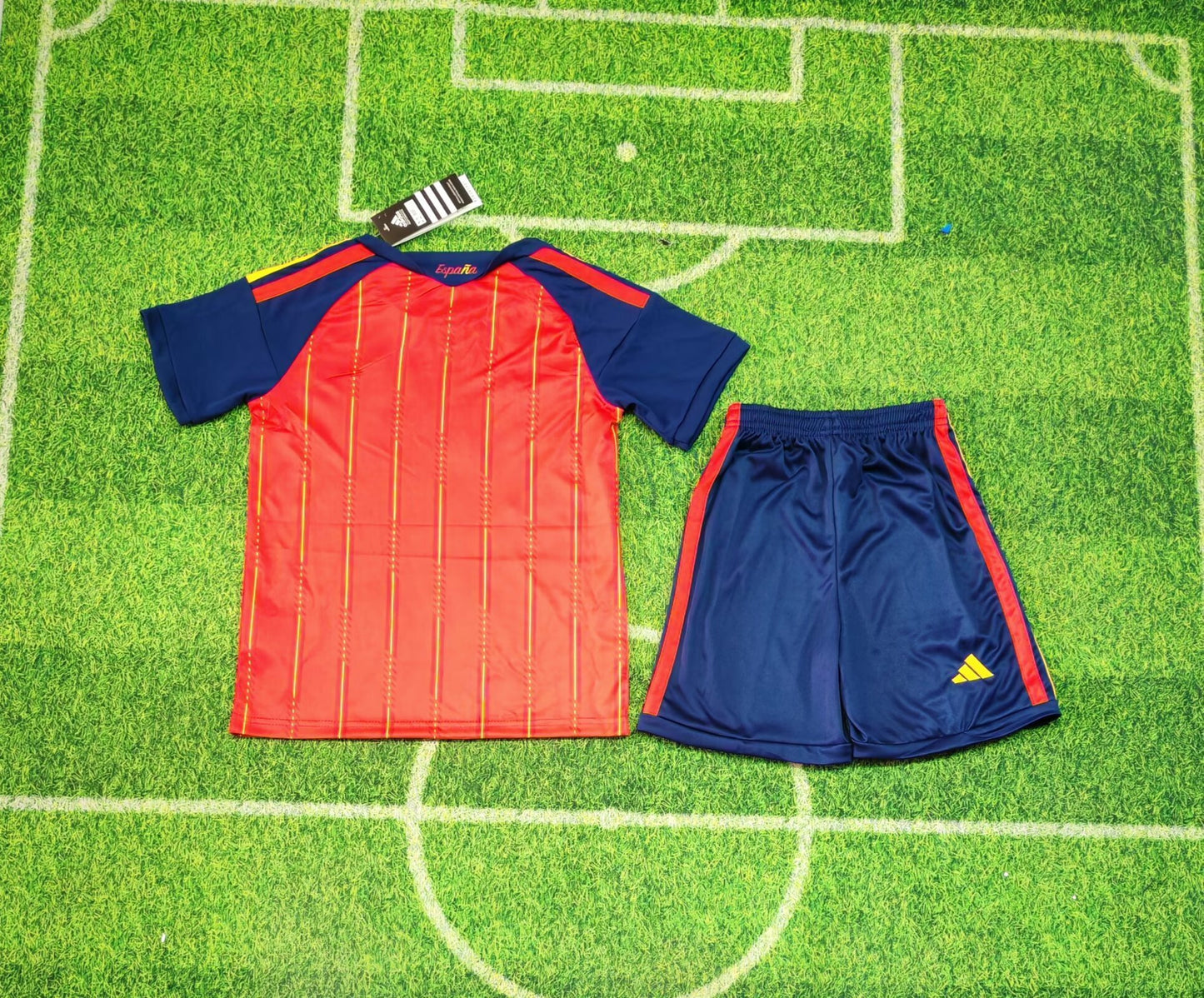 Spain 25/26 World Cup kids kit